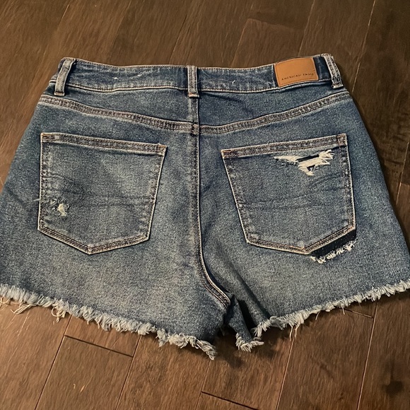 American eagle high rise shorts size- 8 - Picture 2 of 3
